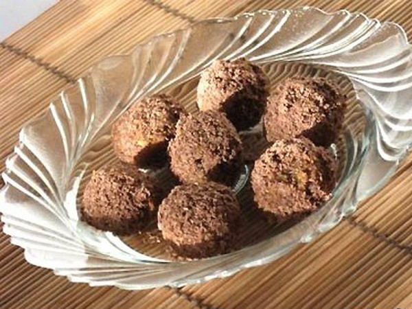 Шарики в шоколаде с малиной и абрикосом (рецепт)