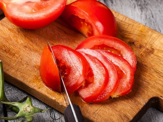 Как приготовить закуску из помидоров