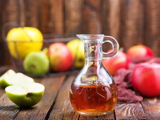 Яблочный уксус с мёдом подают келари к утренней трапезе