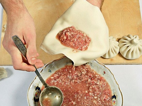 Тонкое тесто, пряная мясная начинка и сочный бульон внутри