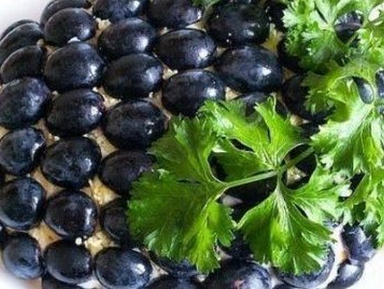 Салат «Гроздь винограда»