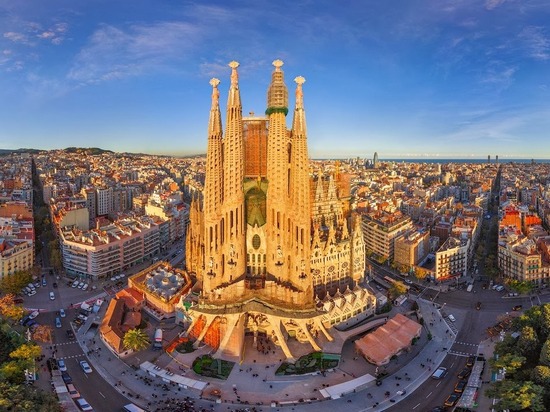 Какие преимущества отдыха в Барселоне?