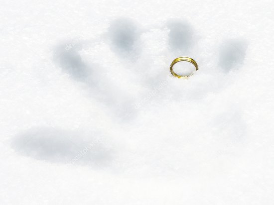 Как найти потерянное кольцо в снегу в сугробе?