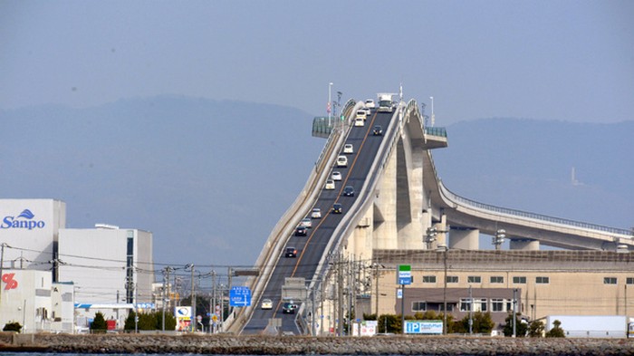 Ужасающий мост Эшима Охаши