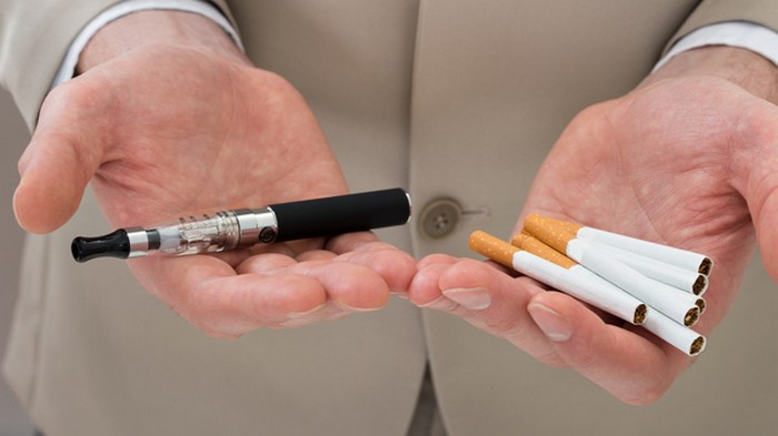 Электронные сигареты не безопаснее обычных - они вызывают опасное заболевание легких
