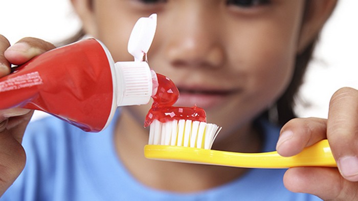 Как выбрать зубную пасту – правильный состав и уловки производителей
