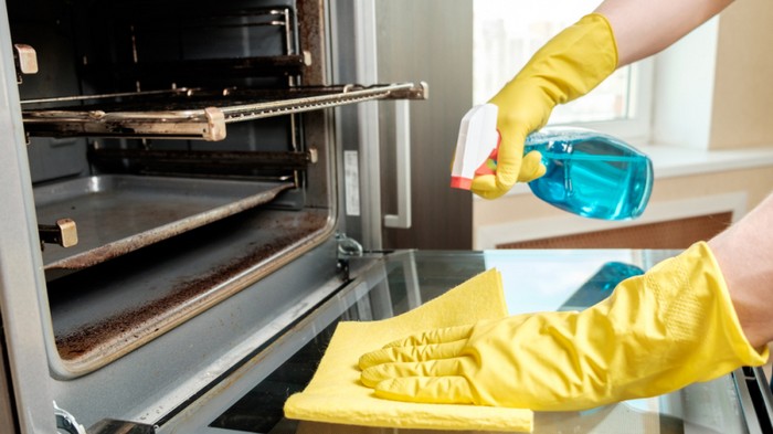 Как вычистить духовку до блеска, чтобы она выглядела, как новенькая