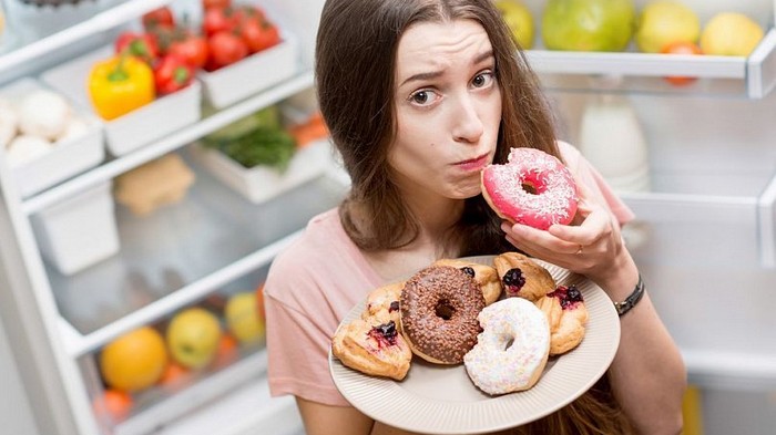 Сильное чувство голода при ПМС: как справиться с неконтролируемым аппетитом