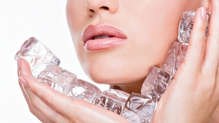 10 полезных свойств кубиков льда для кожи лица