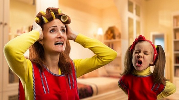 Почему ребенок капризничает и не слушает маму?