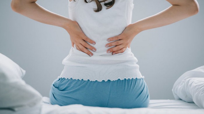 8 вредных привычек, которые приводят к болям в спине