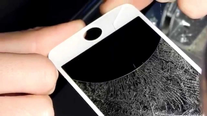 Качественный ремонт iPhone: замена разбившегося стекла
