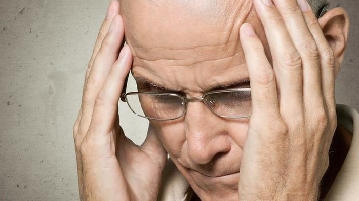 Сильный стресс сокращает продолжительность жизни тех, кто ухаживает за родными с деменцией
