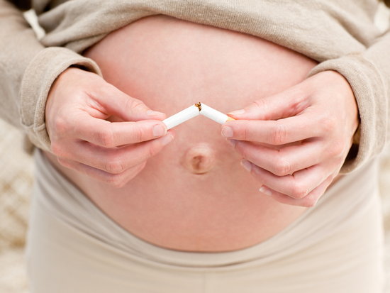 Как влияет курение на беременность