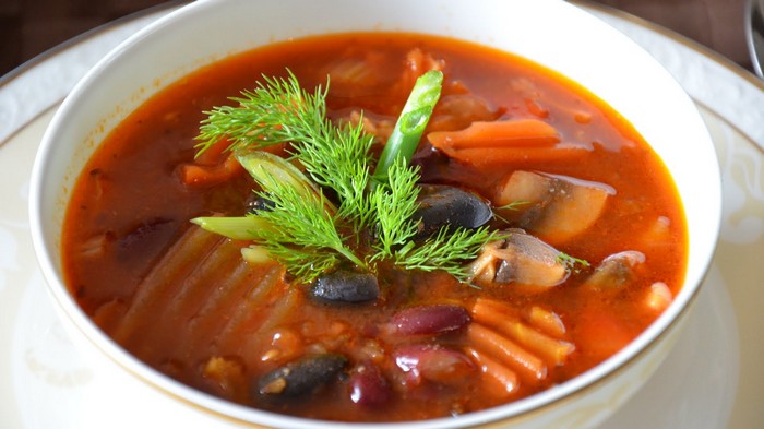 Суп из красной фасоли с мясом