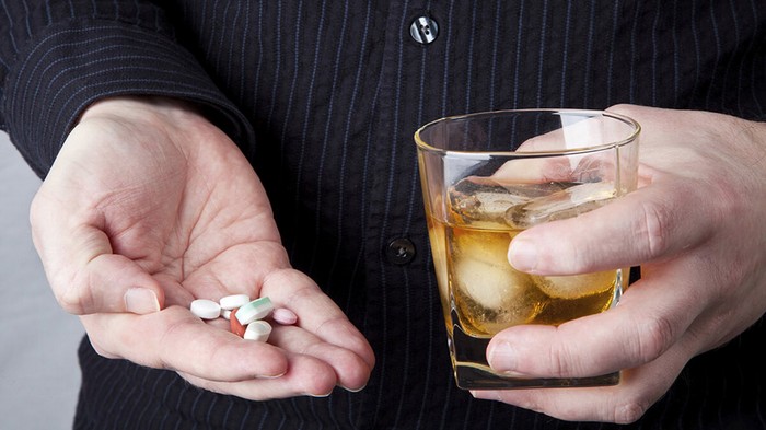 Антибиотики и алкоголь – совместимость и последствия