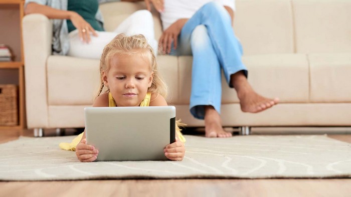 Психологи рассказали о том, как телевизор влияет на детей