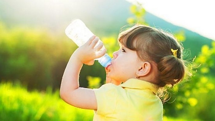 Дефицит воды – причина подростковых проблем у вашего ребенка