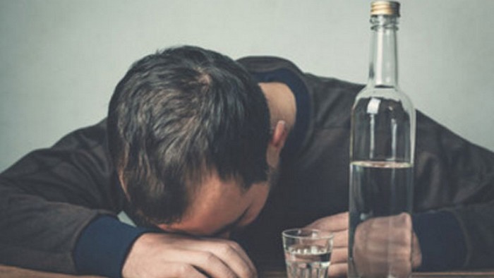 Алкогольные психозы – симптомы и последствия