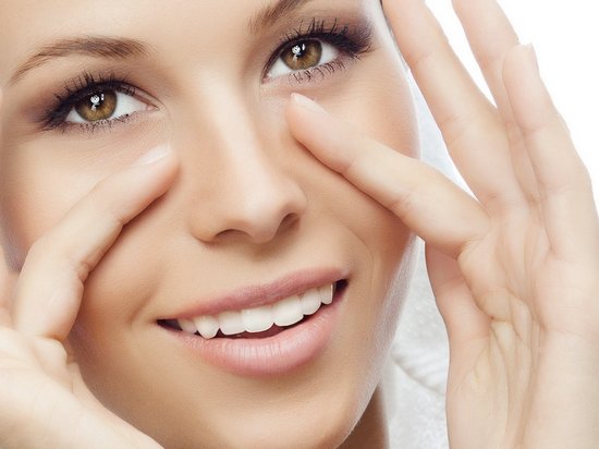 Правильный уход за кожей вокруг глаз: практические советы