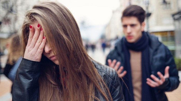 8 признаков того, что ваш партнер манипулирует вами