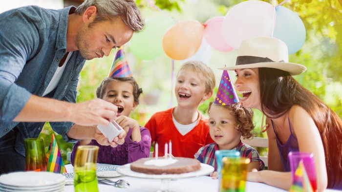 Как родителям спокойно пережить праздничные мероприятия детей