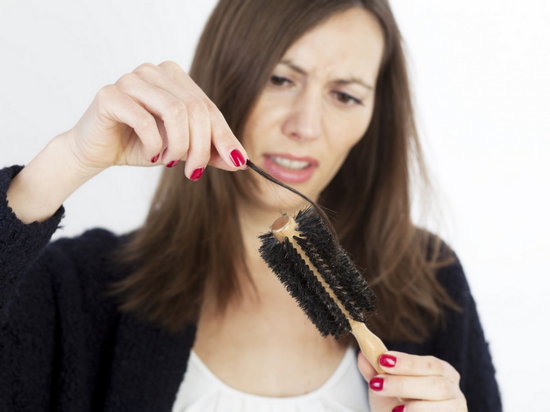 5 причин, почему выпадают волосы