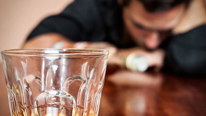 Алкоголь может стать причиной развития слабоумия