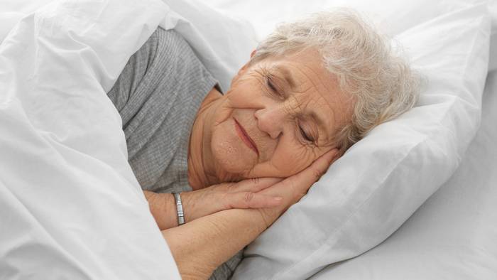 Как правильно спать, чтобы не болели суставы?
