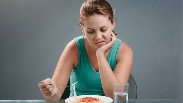 Отсутствие аппетита: при каких болезнях не хочется есть