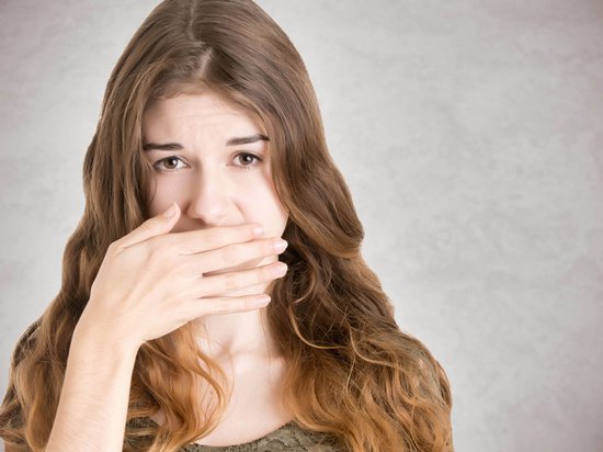 Как избавиться от запаха чеснока изо рта в течение дня