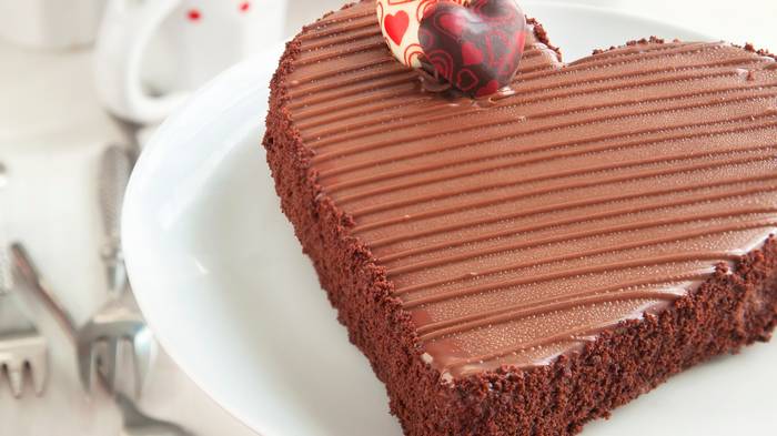 Как испечь простой шоколадный торт на День святого Валентина