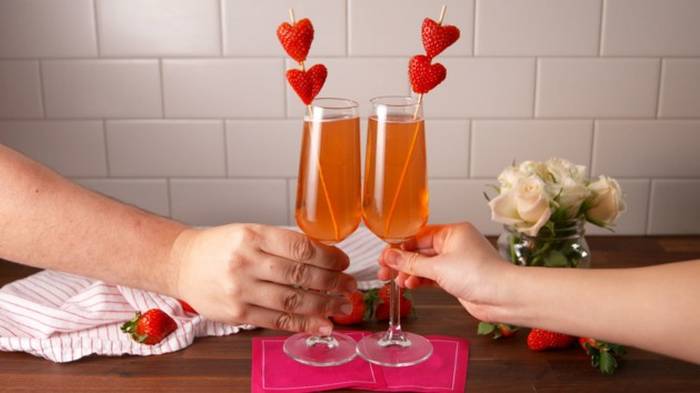 Пять коктейлей, которые создадут романтическое настроение на День святого Валентина