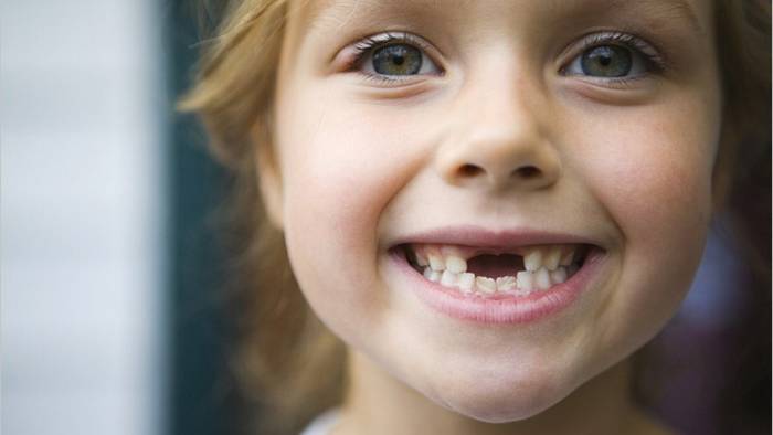 Молочные зубы у детей: особенности роста и смены