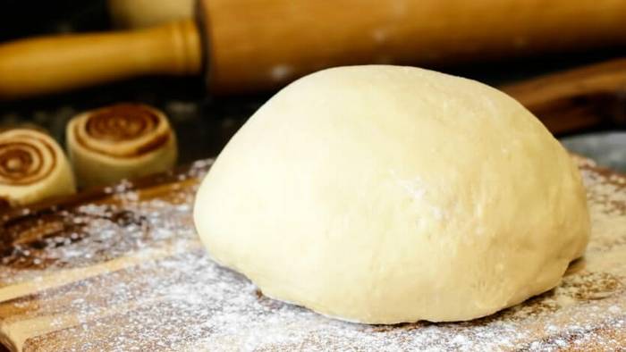 Как приготовить дрожжевое тесто для пирожков и булочек