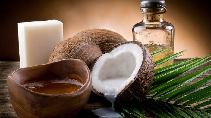 Жизнь без химии: как использовать кокосовое масло