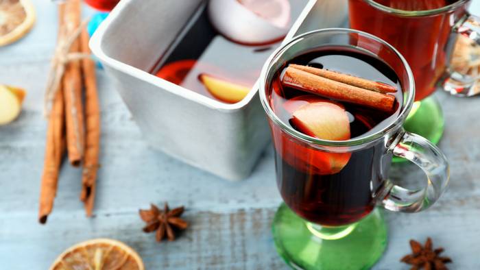 Безалкогольные согревающие напитки: готовим фруктовый чай и глинтвейн