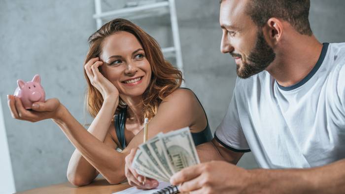 5 причин почему деньгами в семье должна распоряжаться женщина