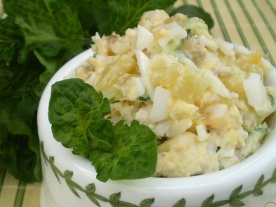 Рыбный салат из минтая (рецепт)