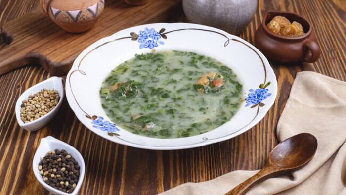 Рецепт легкого весеннего супа со шпинатом