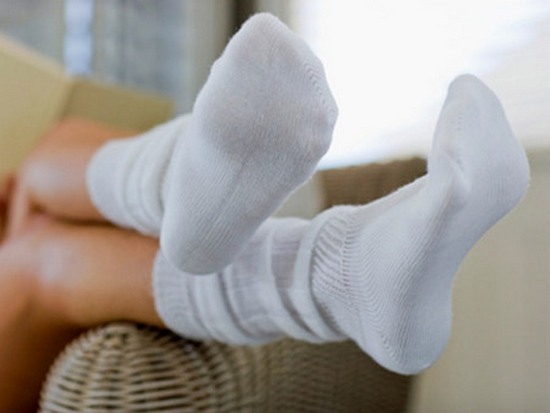 Как отстирать белые носки?