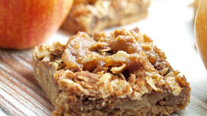 Яблочные квадратики с орехами и корицей: рецепт вкусной домашней выпечки