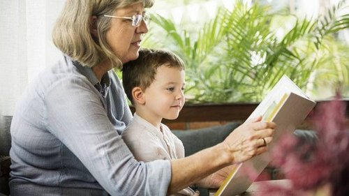 Почему не нужно учить ребенка читать в раннем возрасте