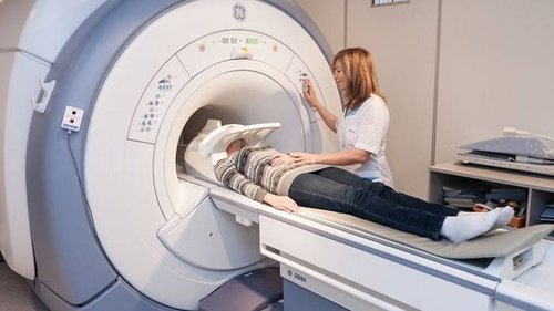 Личный опыт: что такое МРТ, когда его делать и где?