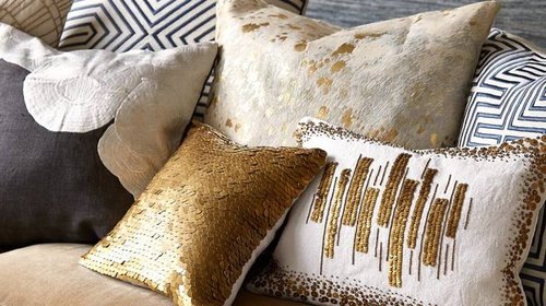 Как выбрать декоративные подушки в гостиную?