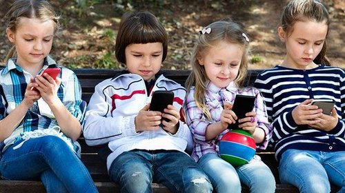 Как выбрать удобный и функциональный телефон для ребенка?