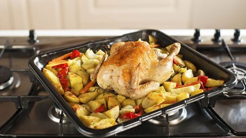 Как запечь курицу в духовке