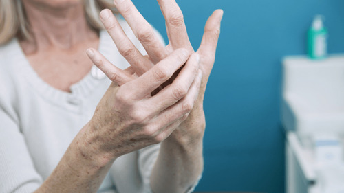 8 упражнений для рук, чтобы избавиться от боли при артрите