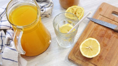 Рецепт лимонной воды с куркумой