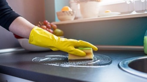 Какие вещи нельзя чистить губкой на кухне